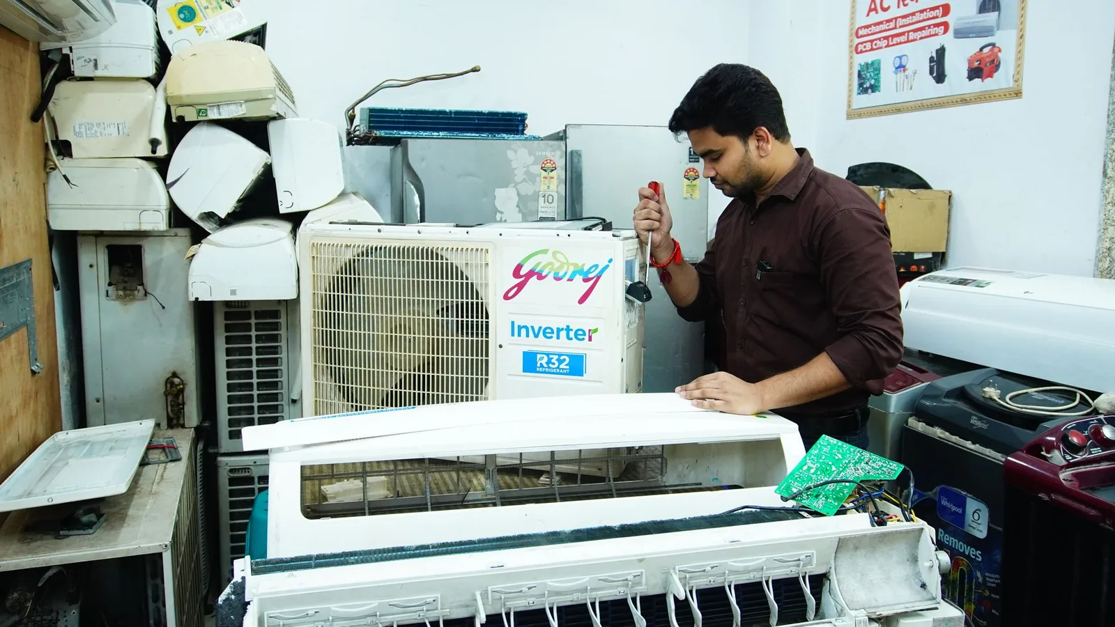 AC Repair in Abu Dhabi, Al Haram Electrical Appliances Repairs Shop technician, Abu Dhabi